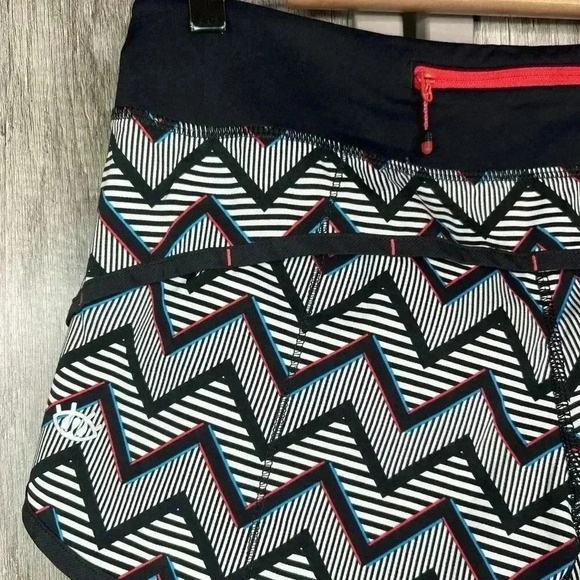Lululemon Speed Shorts Sz 6 Seawheeze Chevron Print Lined 3" Inseam - Picture 6 of 9